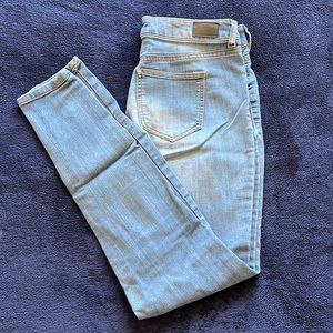Light wash jeans